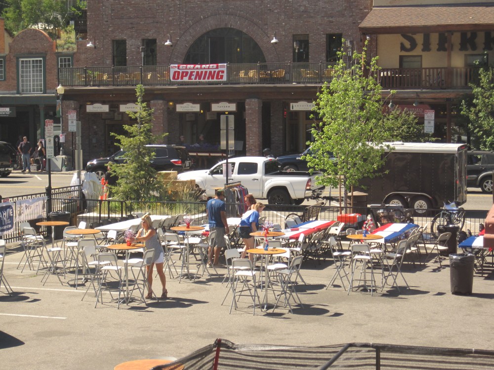 train-independence-day